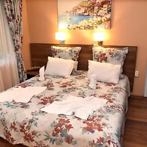 Апартаменты City Apartments 